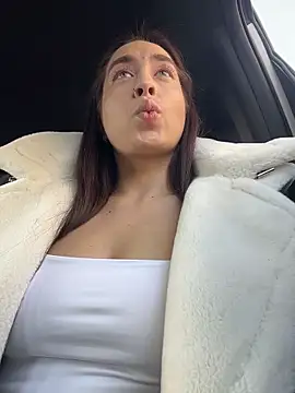 Holly Play online show from February 7, 2026, 12:20 pm