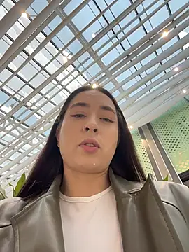 Holly Play online show from April 6, 2026, 11:55 am