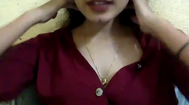 krati74 online show from December 28, 2024, 2:21 pm