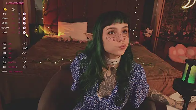 MichaellaMoon online show from February 26, 2025, 12:36 pm