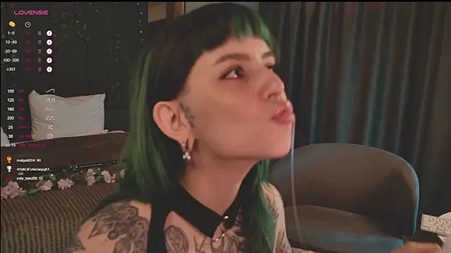 MichaellaMoon online show from March 16, 2025, 1:38 pm