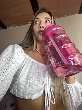 Iris lee online show from March 18, 2025, 3:42 pm