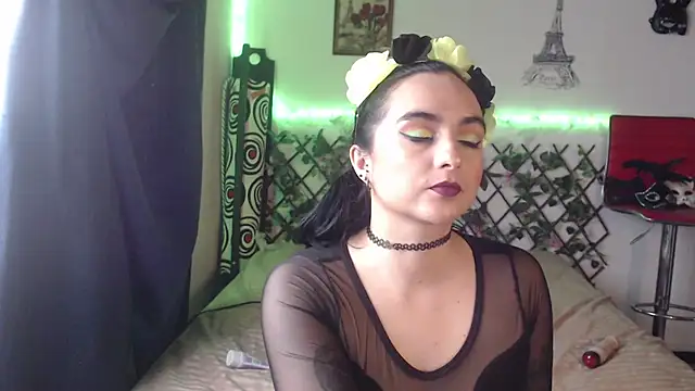 Snapshot of Candyparis chatting on December 5, 2024, 8:22 pm Candyparis online show from December 5, 2024, 8:22 pm