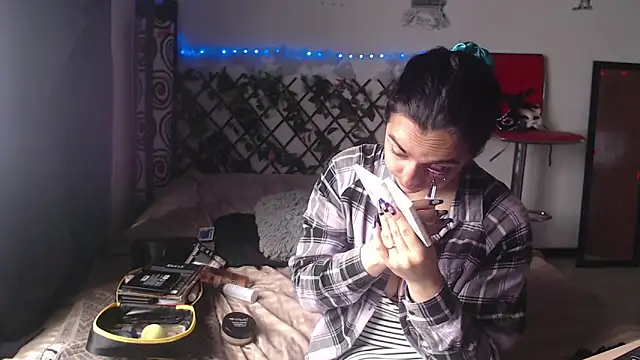 Snapshot of Candyparis chatting on December 10, 2024, 4:38 pm Candyparis online show from December 10, 2024, 4:38 pm