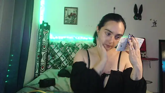 Snapshot of Candyparis chatting on December 11, 2024, 9:55 pm Candyparis online show from December 11, 2024, 9:55 pm