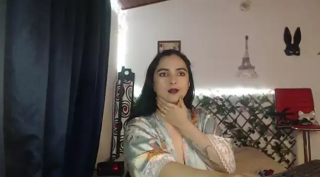 Snapshot of Candyparis chatting on December 27, 2024, 12:18 am Candyparis online show from December 27, 2024, 12:18 am