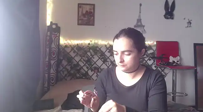 Snapshot of Candyparis chatting on December 27, 2024, 3:59 pm Candyparis online show from December 27, 2024, 3:59 pm