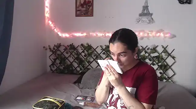 Snapshot of Candyparis chatting on February 3, 2025, 3:27 pm Candyparis online show from February 3, 2025, 3:27 pm