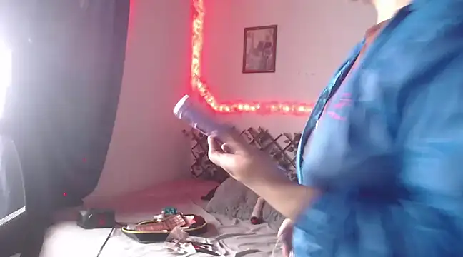 Snapshot of Candyparis chatting on February 6, 2025, 2:04 pm Candyparis online show from February 6, 2025, 2:04 pm