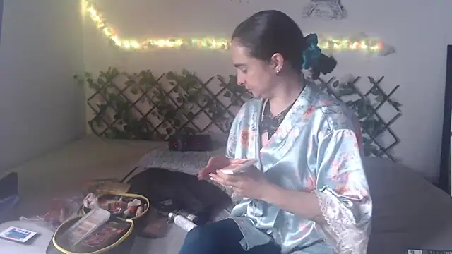 Snapshot of Candyparis chatting on February 22, 2025, 5:02 pm Candyparis online show from February 22, 2025, 5:02 pm