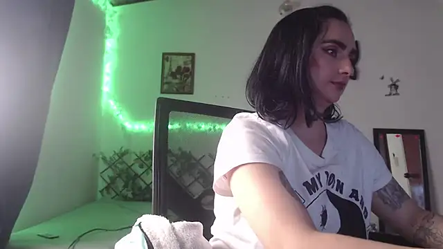 Snapshot of Candyparis chatting on February 27, 2025, 9:04 pm Candyparis online show from February 27, 2025, 9:04 pm