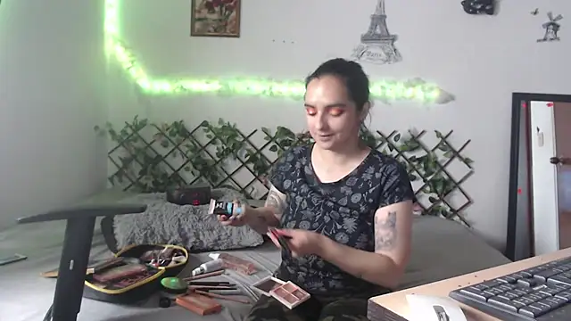 Snapshot of Candyparis chatting on February 28, 2025, 4:20 pm Candyparis online show from February 28, 2025, 4:20 pm