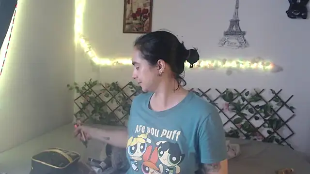 Snapshot of Candyparis chatting on March 3, 2025, 5:29 pm Candyparis online show from March 3, 2025, 5:29 pm