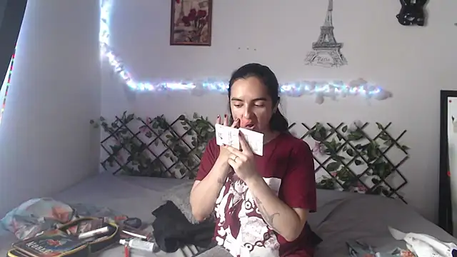 Snapshot of Candyparis chatting on March 5, 2025, 2:56 pm Candyparis online show from March 5, 2025, 2:56 pm