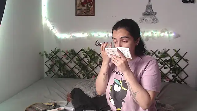 Snapshot of Candyparis chatting on March 6, 2025, 2:40 pm Candyparis online show from March 6, 2025, 2:40 pm