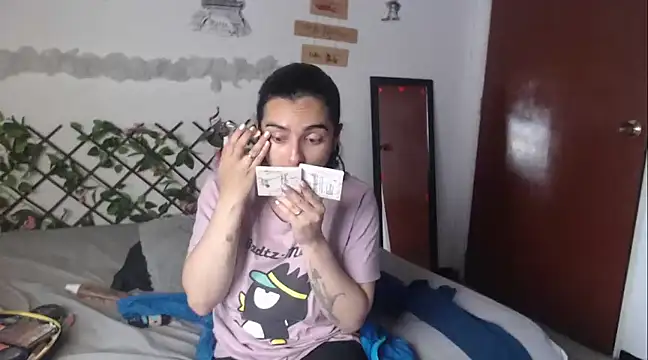 Snapshot of Candyparis chatting on March 12, 2025, 4:13 pm Candyparis online show from March 12, 2025, 4:13 pm