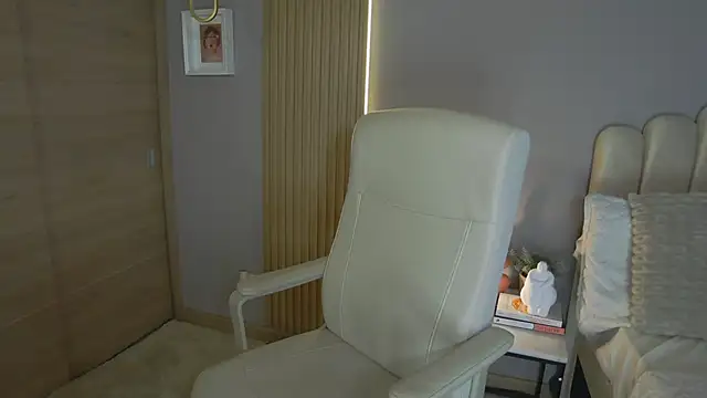 Alessia-miller  online show from March 16, 2025, 12:23 am