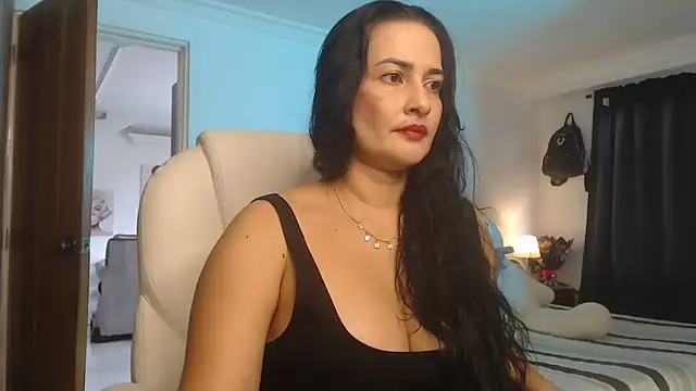 lucy diiaz online show from September 17, 2025, 8:10 pm