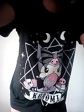 Snapshot of Evil_Queen13 chatting on January 14, 2025, 8:48 pm Evil Queen13 online show from January 14, 2025, 8:48 pm