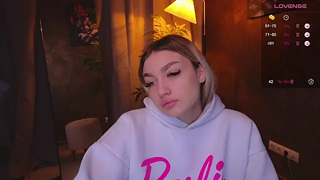 Ella Milla online show from January 6, 2025, 8:24 am