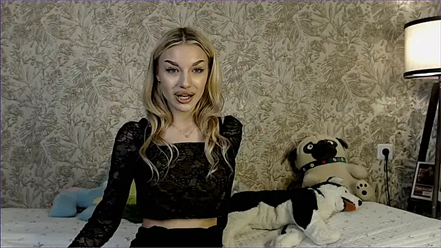 Ella Milla online show from November 16, 2025, 10:32 am