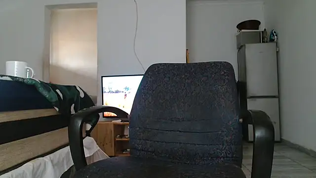 Hugetittiesxx2 online show from October 26, 2025, 5:24 am