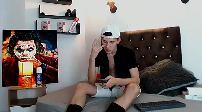 flowers18 online show from January 11, 2025, 9:25 pm