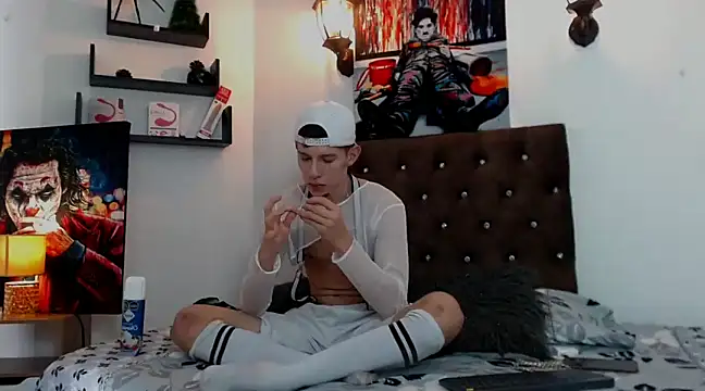 flowers18 online show from January 14, 2025, 8:26 pm