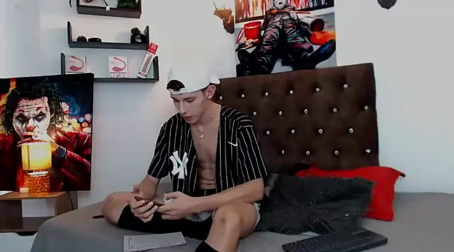 flowers18 online show from January 16, 2025, 8:57 pm