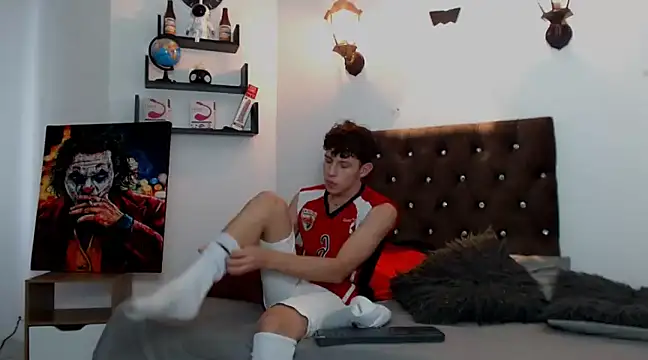 flowers18 online show from January 30, 2025, 9:36 pm