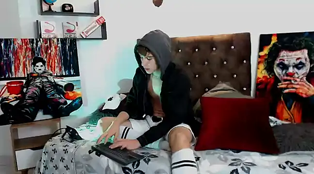 flowers18 online show from March 14, 2025, 9:43 pm