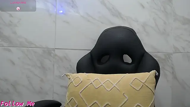 Snapshot of shantala_krisha chatting on December 19, 2025, 7:43 pm shantala krisha online show from December 19, 2025, 7:43 pm