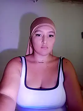 Celeste camila18 online show from October 26, 2025, 10:04 pm