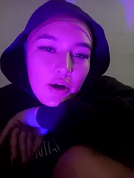 Celeste camila18 online show from April 4, 2026, 6:55 am