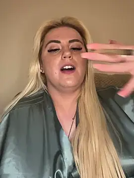 Blondiee3088 online show from February 27, 2025, 11:37 pm