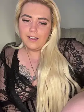 Blondiee3088 online show from March 7, 2025, 4:00 pm