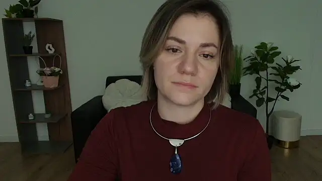 Snapshot of MariaSttone chatting on December 8, 2024, 2:52 pm MariaSttone online show from December 8, 2024, 2:52 pm