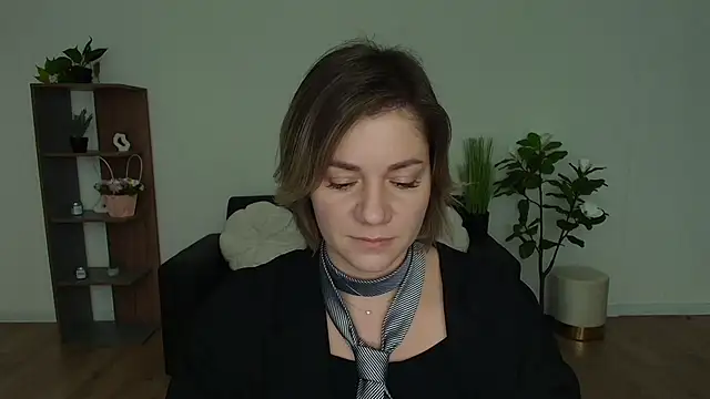Snapshot of MariaSttone chatting on December 10, 2024, 3:22 pm MariaSttone online show from December 10, 2024, 3:22 pm