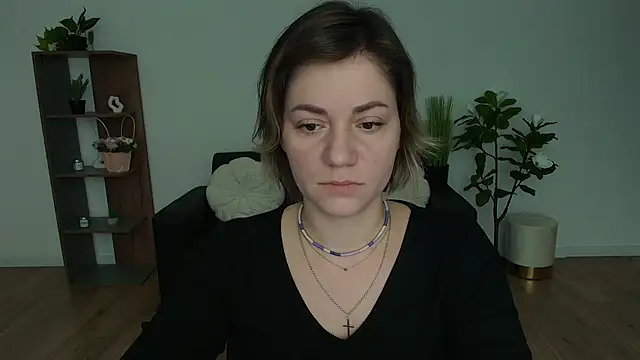 Snapshot of MariaSttone chatting on December 11, 2024, 9:09 am MariaSttone online show from December 11, 2024, 9:09 am