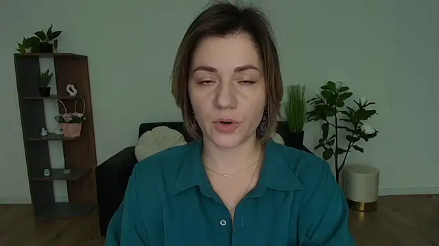 Snapshot of MariaSttone chatting on December 13, 2024, 3:21 pm MariaSttone online show from December 13, 2024, 3:21 pm