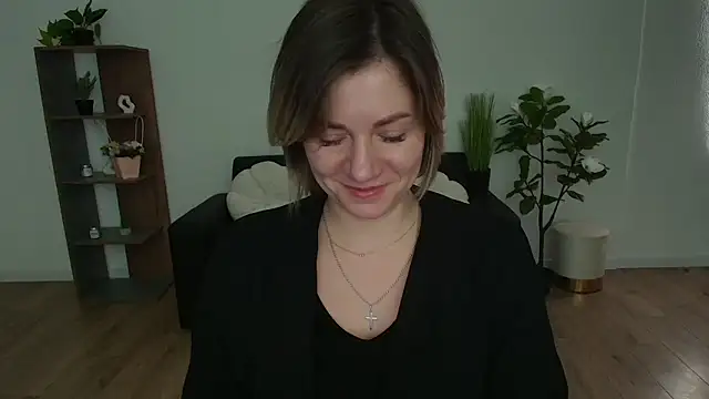 Snapshot of MariaSttone chatting on December 16, 2024, 11:22 am MariaSttone online show from December 16, 2024, 11:22 am
