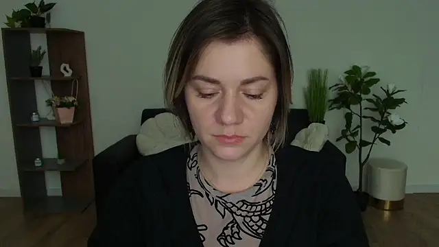 Snapshot of MariaSttone chatting on December 17, 2024, 2:11 pm MariaSttone online show from December 17, 2024, 2:11 pm