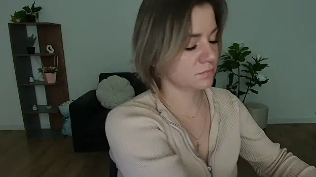 Snapshot of MariaSttone chatting on December 23, 2024, 3:33 pm MariaSttone online show from December 23, 2024, 3:33 pm