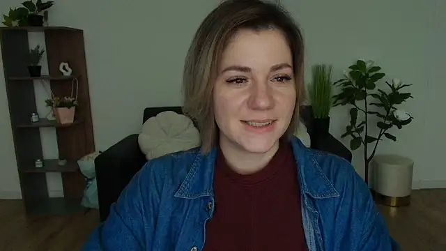 Snapshot of MariaSttone chatting on December 24, 2024, 3:37 pm MariaSttone online show from December 24, 2024, 3:37 pm