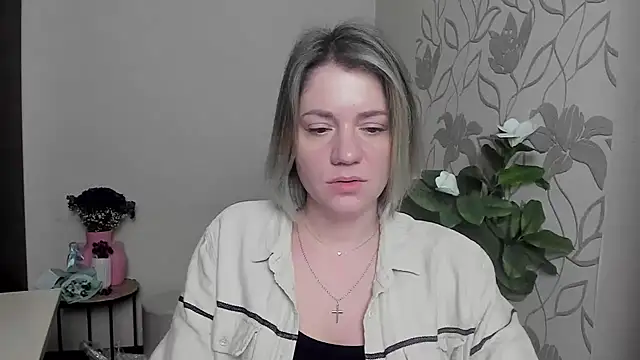 Snapshot of MariaSttone chatting on March 13, 2025, 7:28 pm MariaSttone online show from March 13, 2025, 7:28 pm