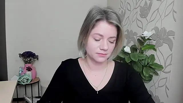 Snapshot of MariaSttone chatting on March 14, 2025, 8:32 am MariaSttone online show from March 14, 2025, 8:32 am