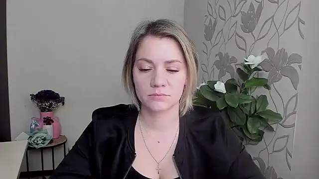 Snapshot of MariaSttone chatting on March 18, 2025, 11:52 am MariaSttone online show from March 18, 2025, 11:52 am