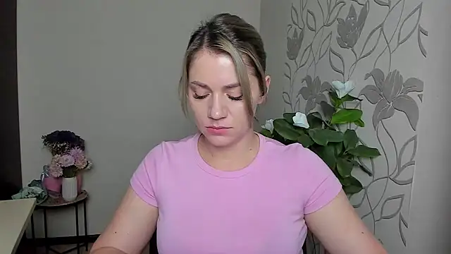 Snapshot of MariaSttone chatting on September 8, 2025, 4:17 pm MariaSttone online show from September 8, 2025, 4:17 pm