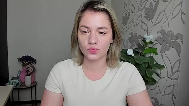 Snapshot of MariaSttone chatting on September 28, 2025, 10:42 am MariaSttone online show from September 28, 2025, 10:42 am