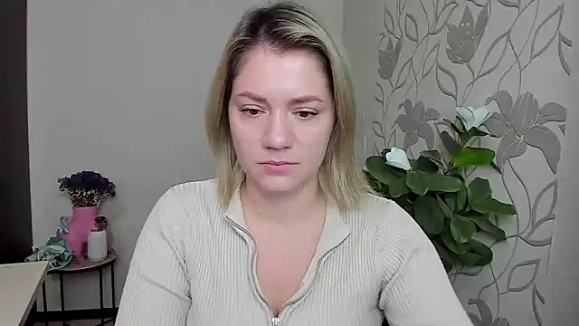Snapshot of MariaSttone chatting on October 15, 2025, 9:20 am MariaSttone online show from October 15, 2025, 9:20 am